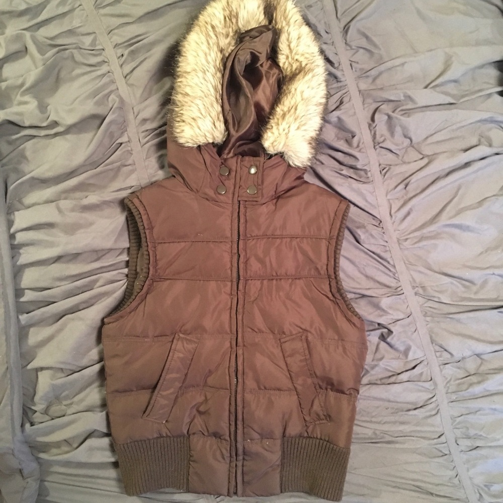 Aeropostale brown puffy vest w hood!